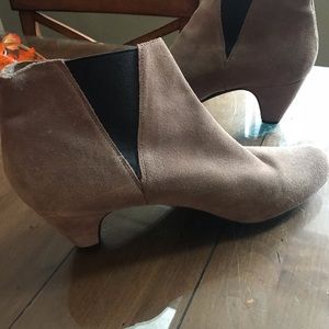 Women’s Booties- excellent condition